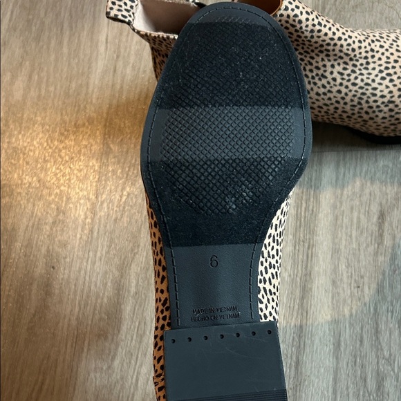 Old Navy Leopard print Ankle Booties (NWOT) - Picture 5 of 8